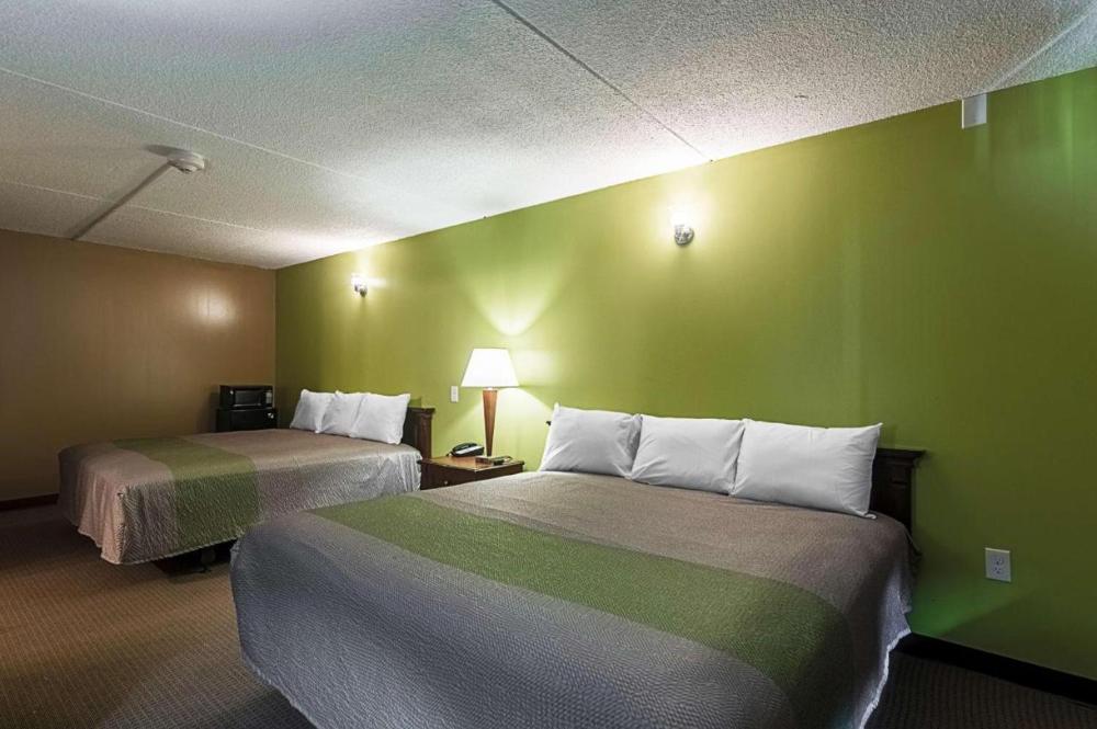 LoneStar Inn and Suites